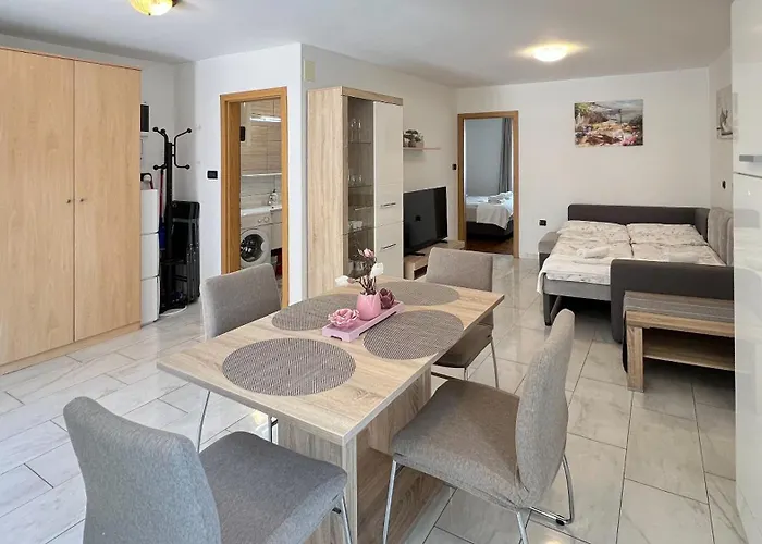 Center アパート *